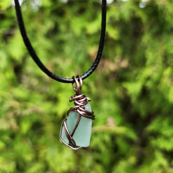 Handmade beach glass necklace - Picture 2 of 3